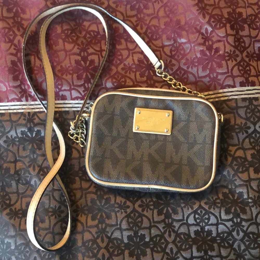 Michael Kors mini jet setter